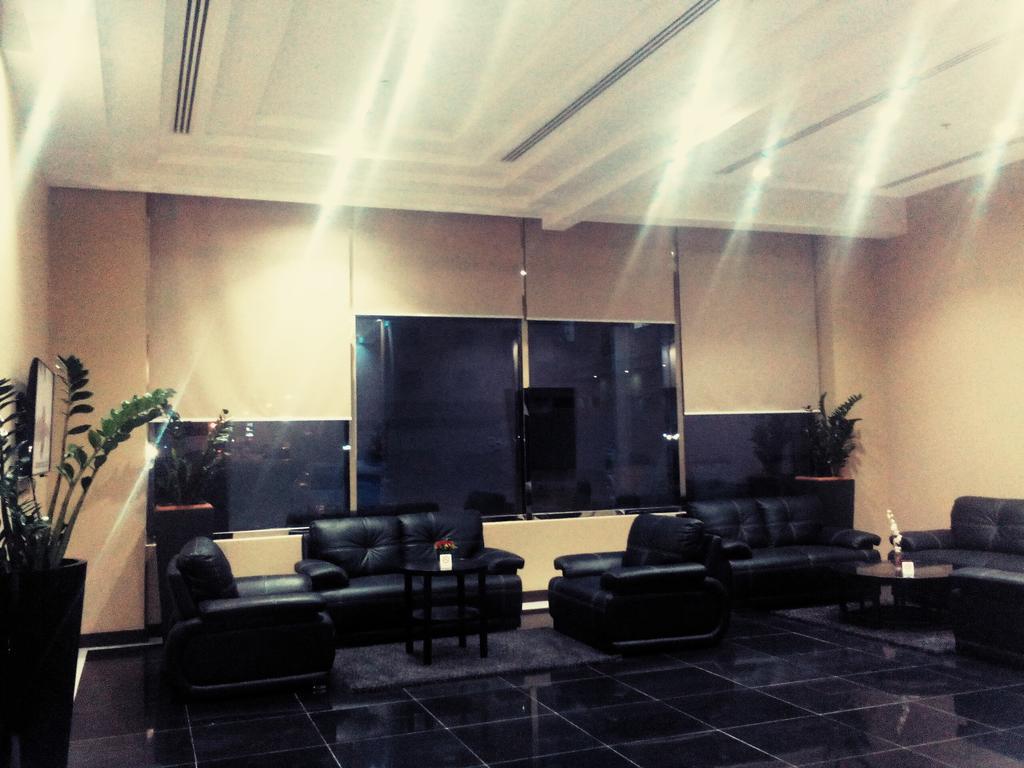 Belle Tower Apartments Манама Екстериор снимка