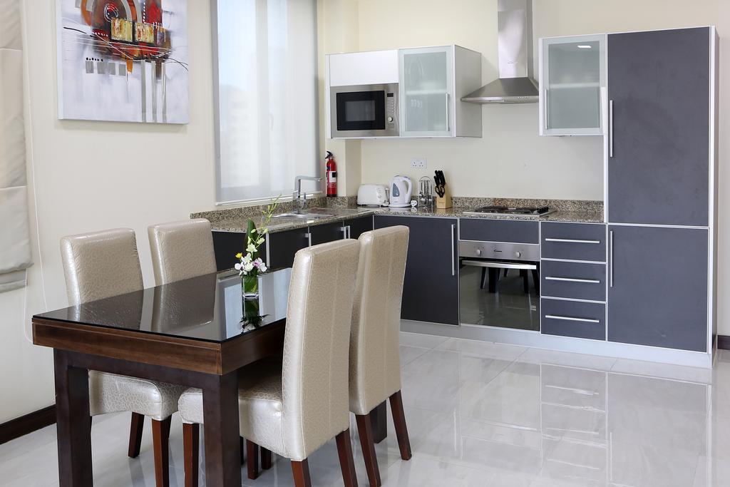 Belle Tower Apartments Манама Екстериор снимка
